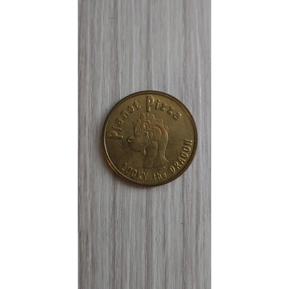 Vintage Planet Pizza Arcade Game Token 22mm Coin Rare! - Picture 1 of 3